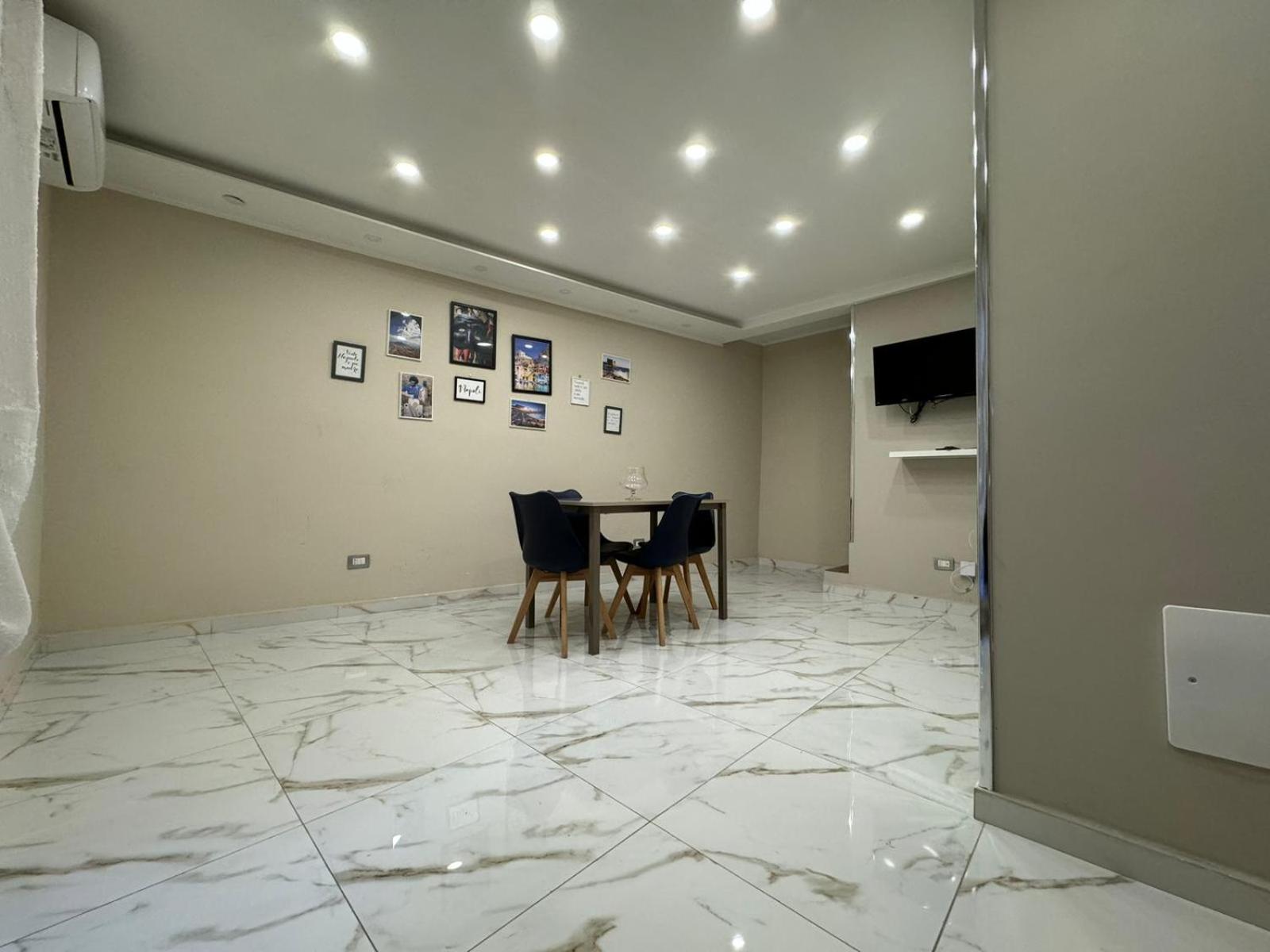 Pizzaiola'S Home Napoli Ngoại thất bức ảnh