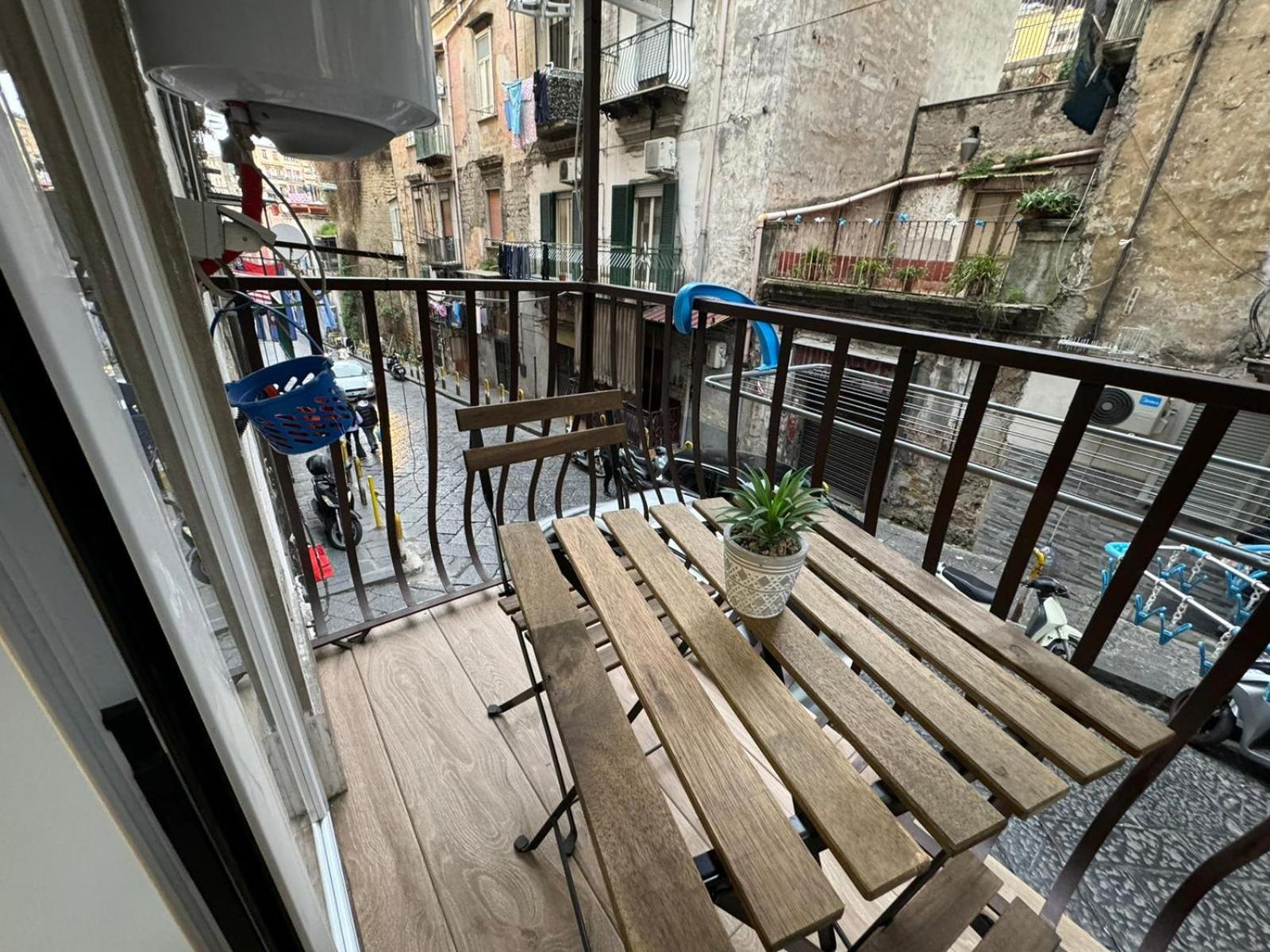Pizzaiola'S Home Napoli Ngoại thất bức ảnh