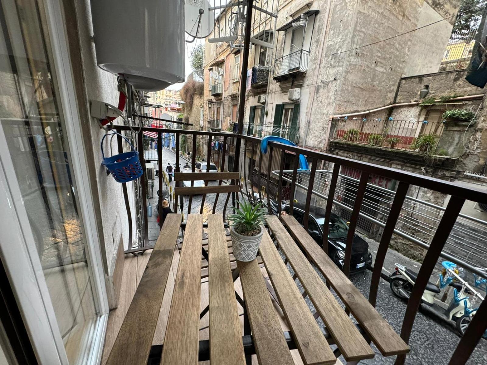 Pizzaiola'S Home Napoli Ngoại thất bức ảnh